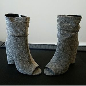 Glitter silver peep toe bootie heels!